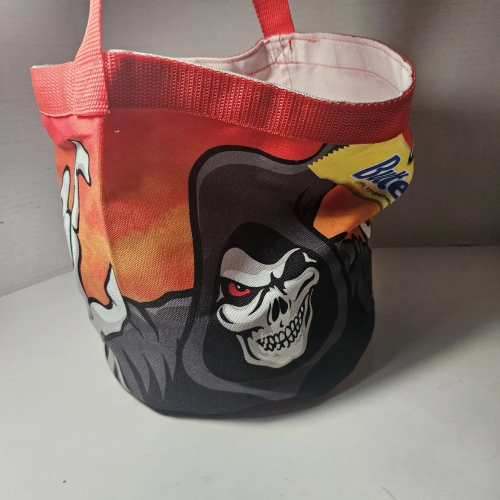 Spirit Halloween Bucket‎ Bag Tote Bag Butterfinger Limited Edition